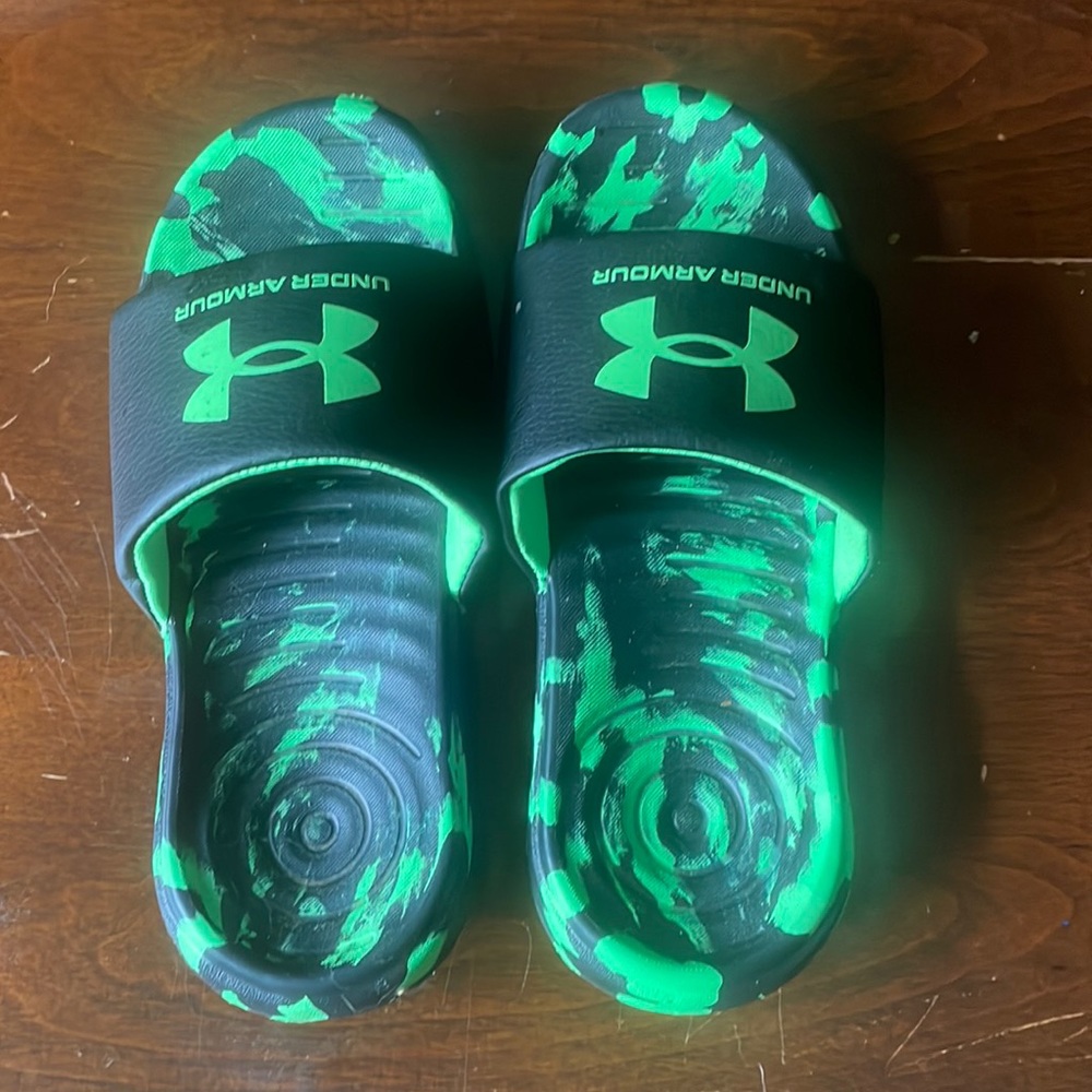 Kids under Armour slip on sandals